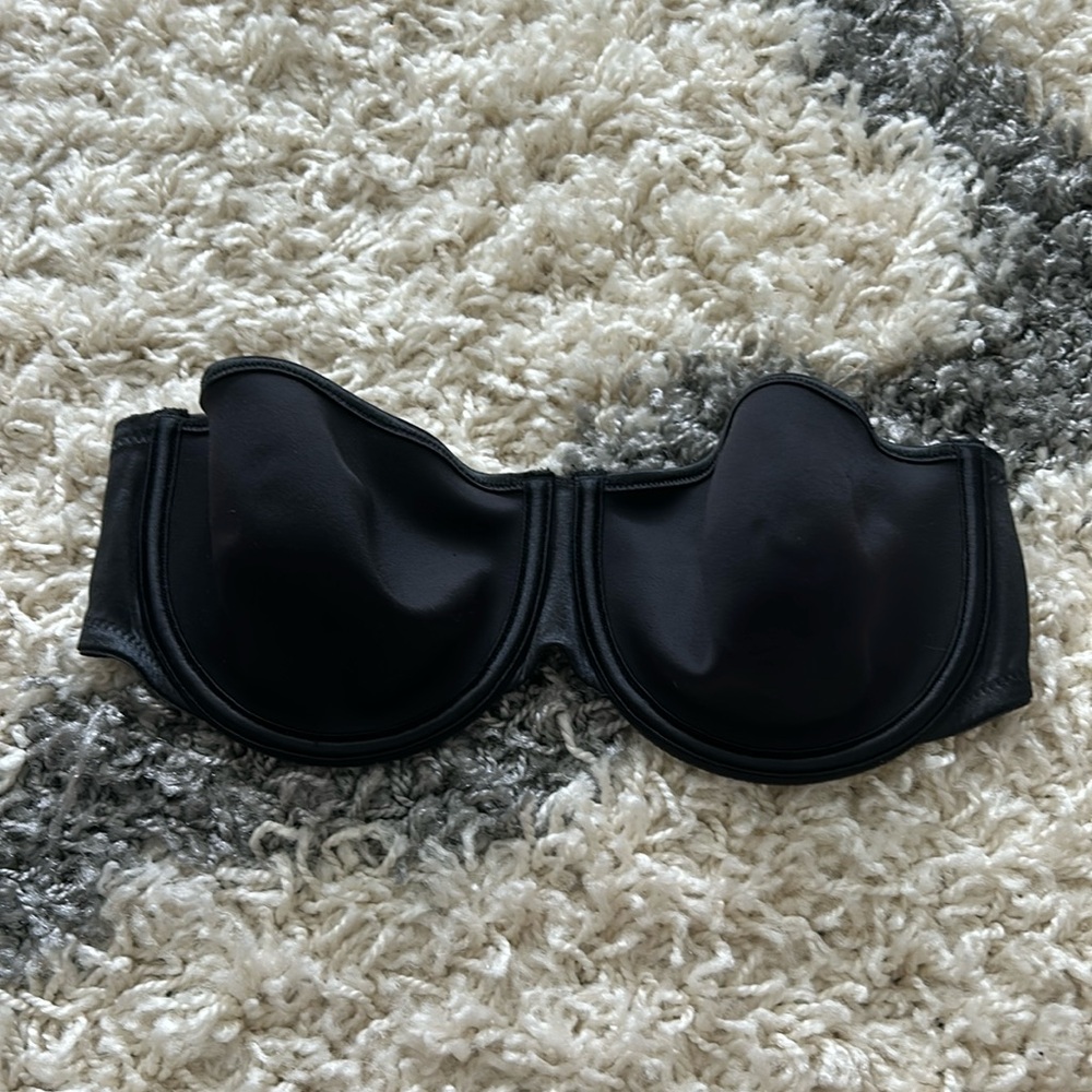 Victoria Secret Black Strapless Bra